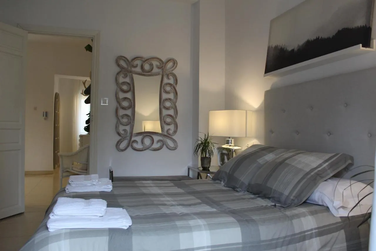 רונדה Lola'S Apartment